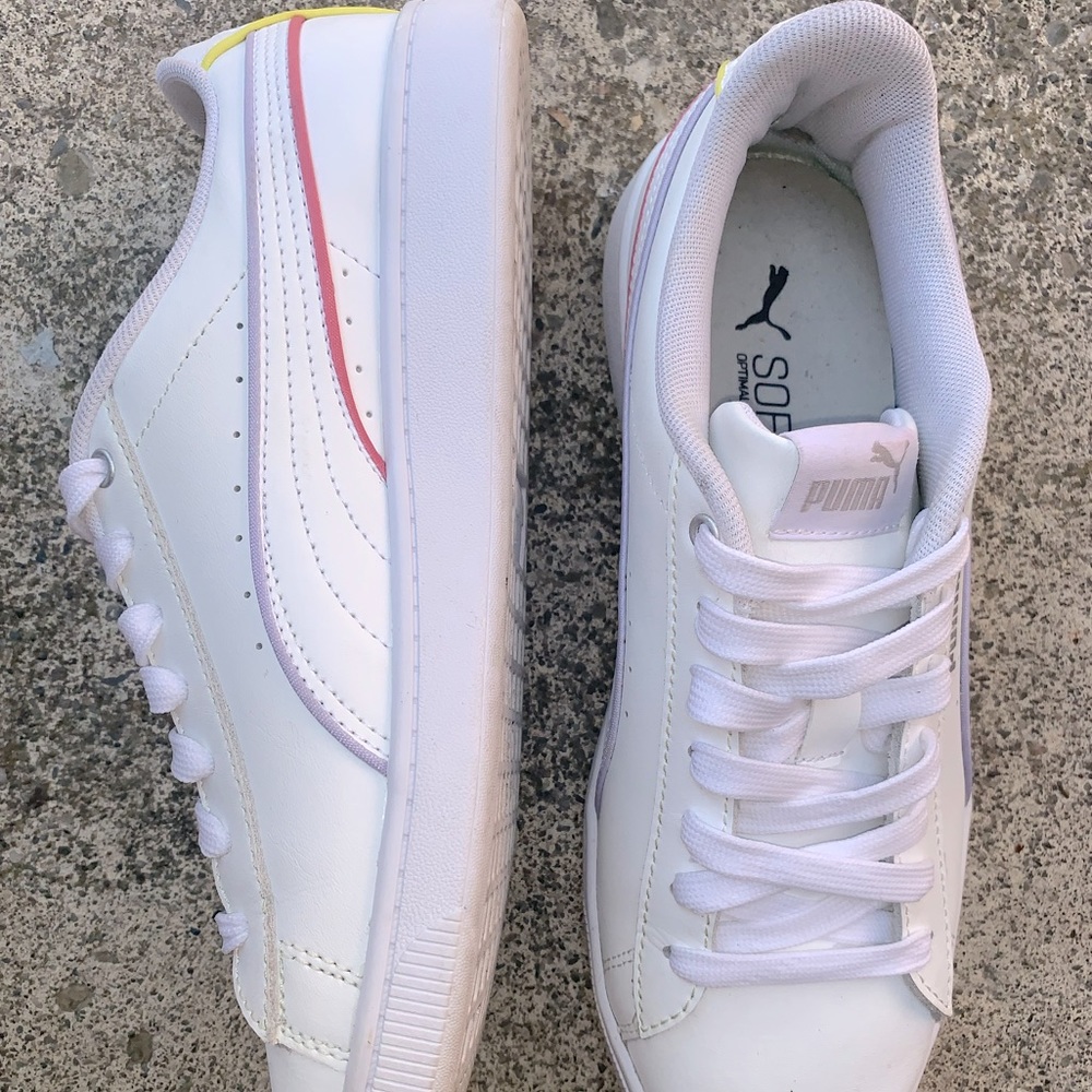 (SOLD) Puma Shoes - Picture 4 of 5